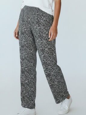 Women’s Black & White Patterned Pull-On Pants